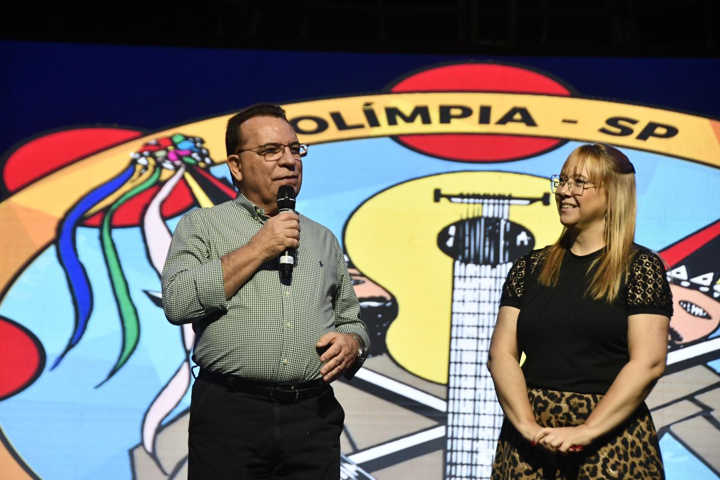 Secretária da Cultura do Estado prestigia Festival do Folclore e reforça compromisso com o fomento da cultura popular