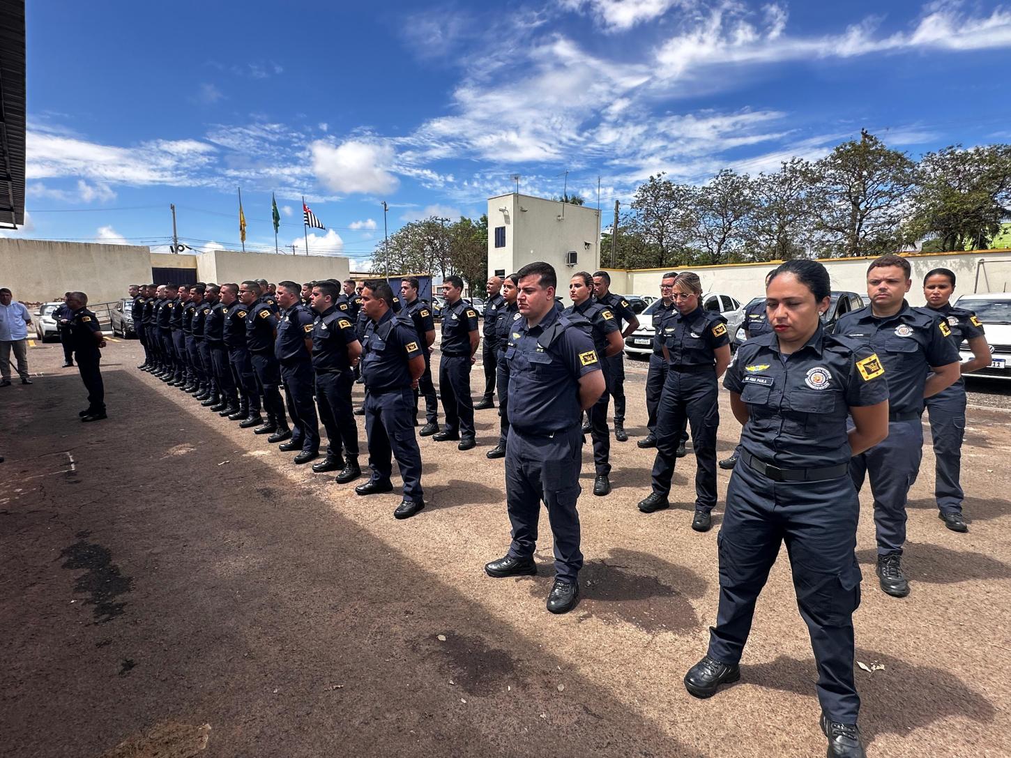 Guardas Municipais de Olímpia são condecorados com Láureas de Mérito Pessoal em reconhecimento aos serviços prestados à população