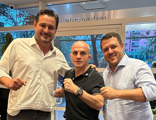 Lutador Wallid Ismail, Prefeito Geninho Zuliani e Presidente da Câmara Flávio Olmos Discutem Parceria para trazer eventos de MMA em Olímpia