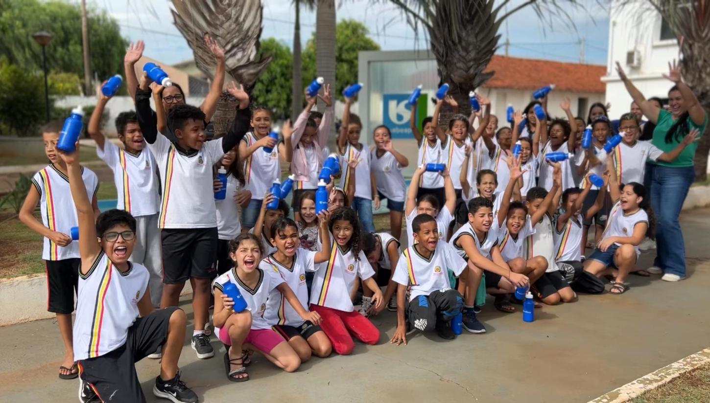 Palestras e visitas a campo conscientizam alunos da rede municipal em projeto de educação ambiental
