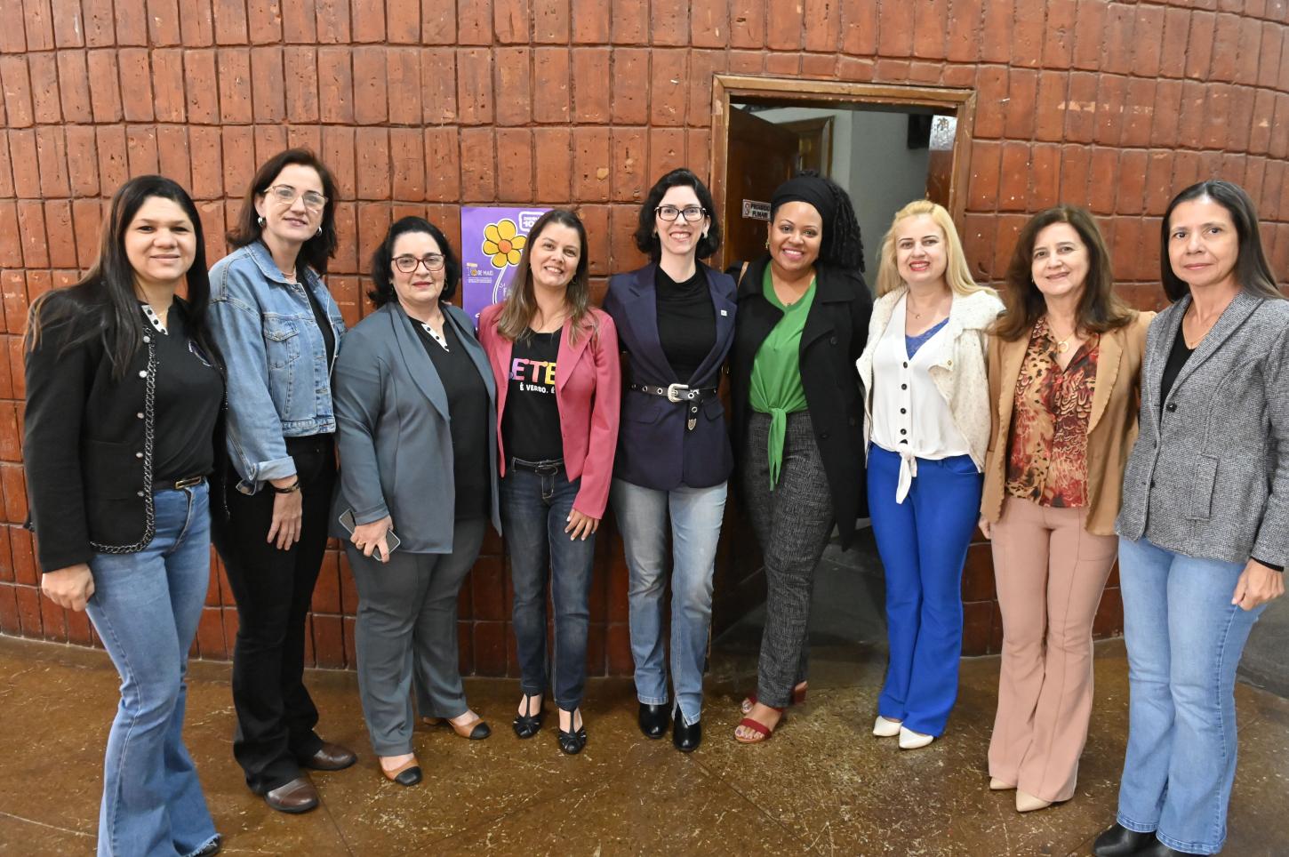 Educadores de Olímpia participam de capacitação sobre manejo de comportamento do aluno autista