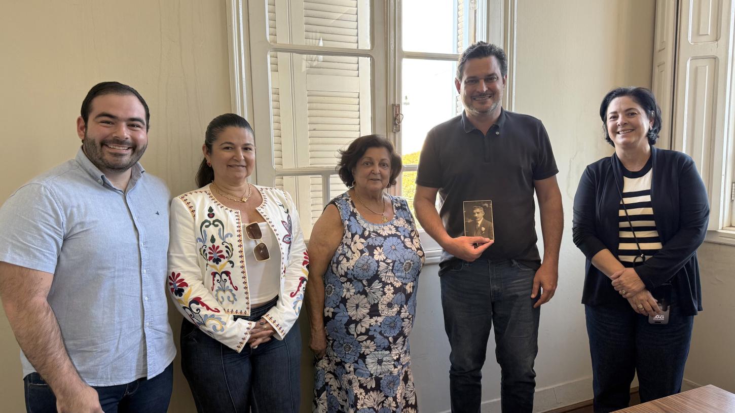 Descendente de Maria Olímpia visita a cidade durante o FEFOL e fortalece laços históricos com o município