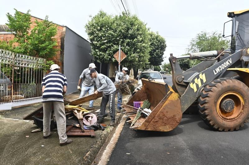 Prefeitura inicia nova etapa do Mutirão de Limpeza contra dengue e escorpiões em Olímpia