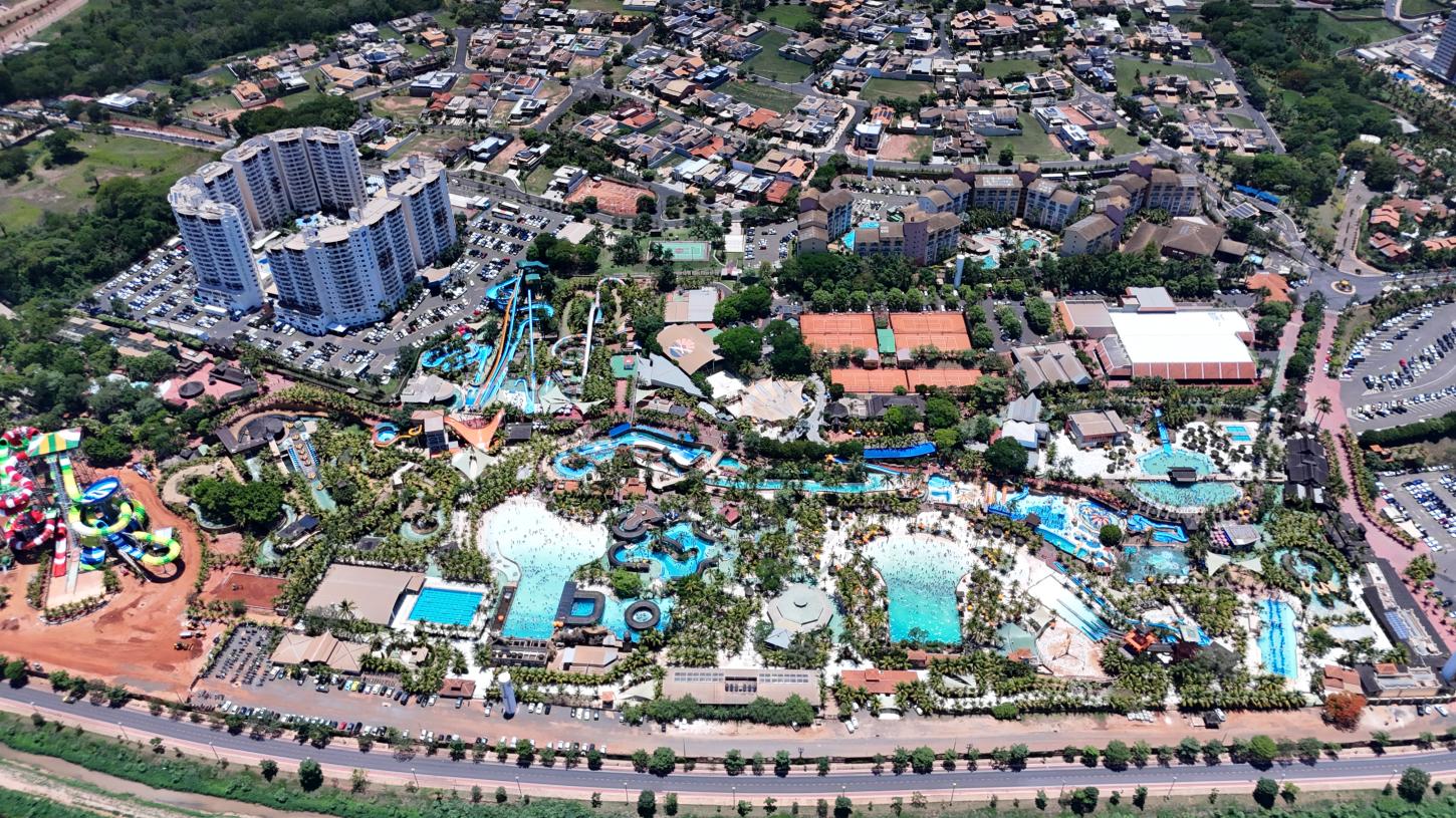 Festividades de fim de ano impulsionam turismo e movimentam Olímpia com expectativa recorde de quase 185 mil visitantes