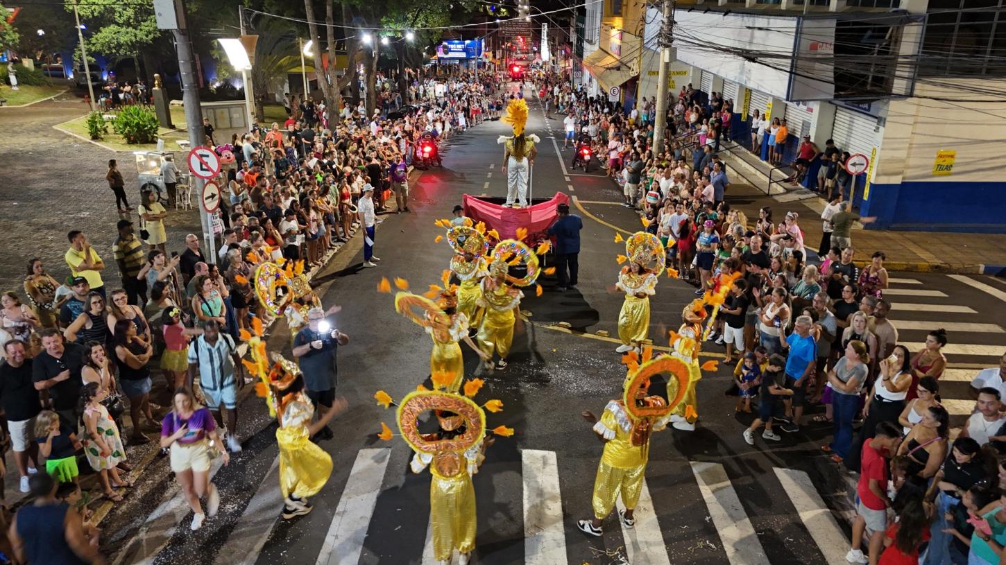 Escolas de samba preservam tradição e trazem homenagens, folclore e resistência para a passarela do Olímpia Folia 2026