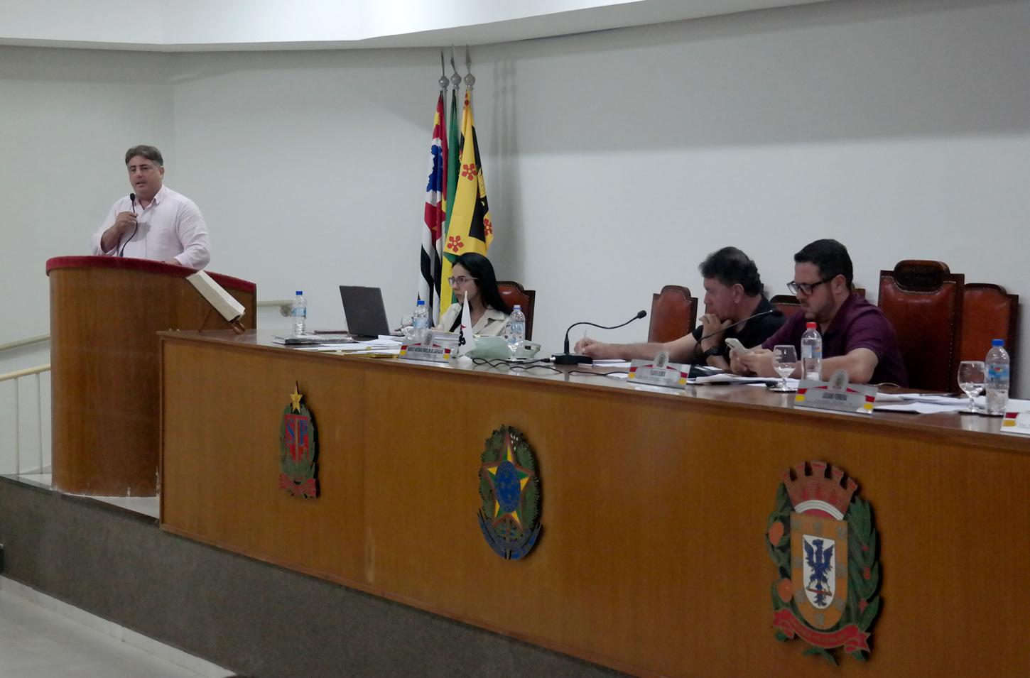 Denúncia suspende equoterapia em Olímpia e gera reação na Câmara