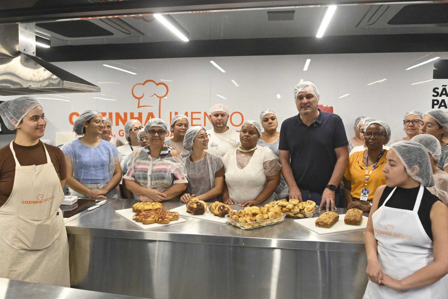 Carreta Do Cozinhalimento Forma 132 Alunos Em Cursos Gratuitos De Pães, Bolos E Marmitas Saudáveis Em Olímpia