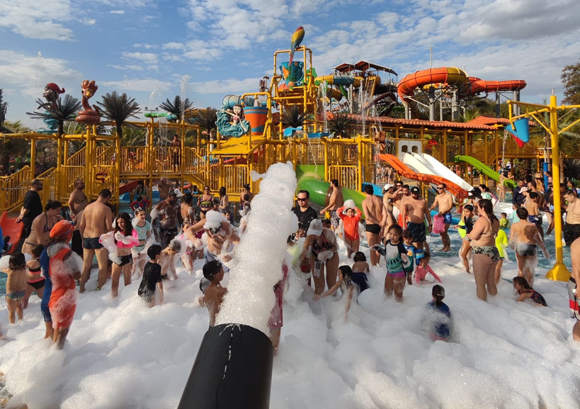 Termas dos Laranjais lança campanha ‘Todo mundo paga meia’ e programação especial para o Dia do Trabalhador