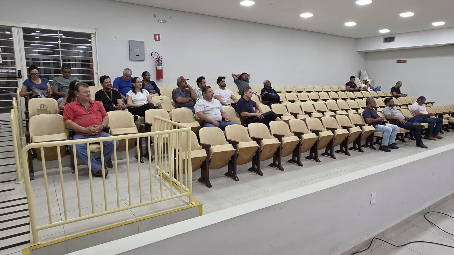 Câmara de Olímpia transforma tribuna em pressão contra Sabesp e Área Azul
