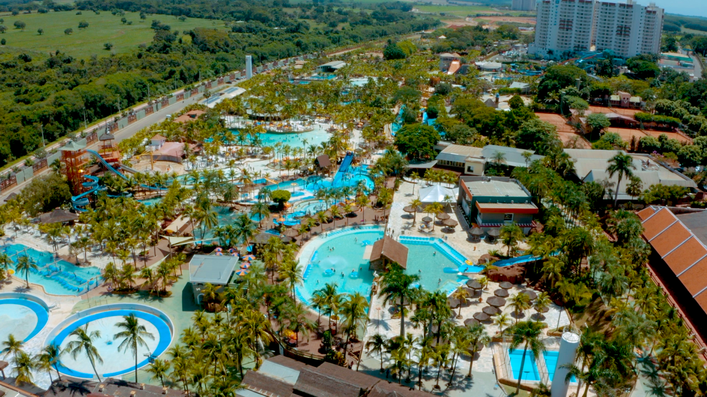 Termas dos Laranjais marca presença no ViajaFlux Summit 2026 e recebe profissionais do turismo de todo o Brasil