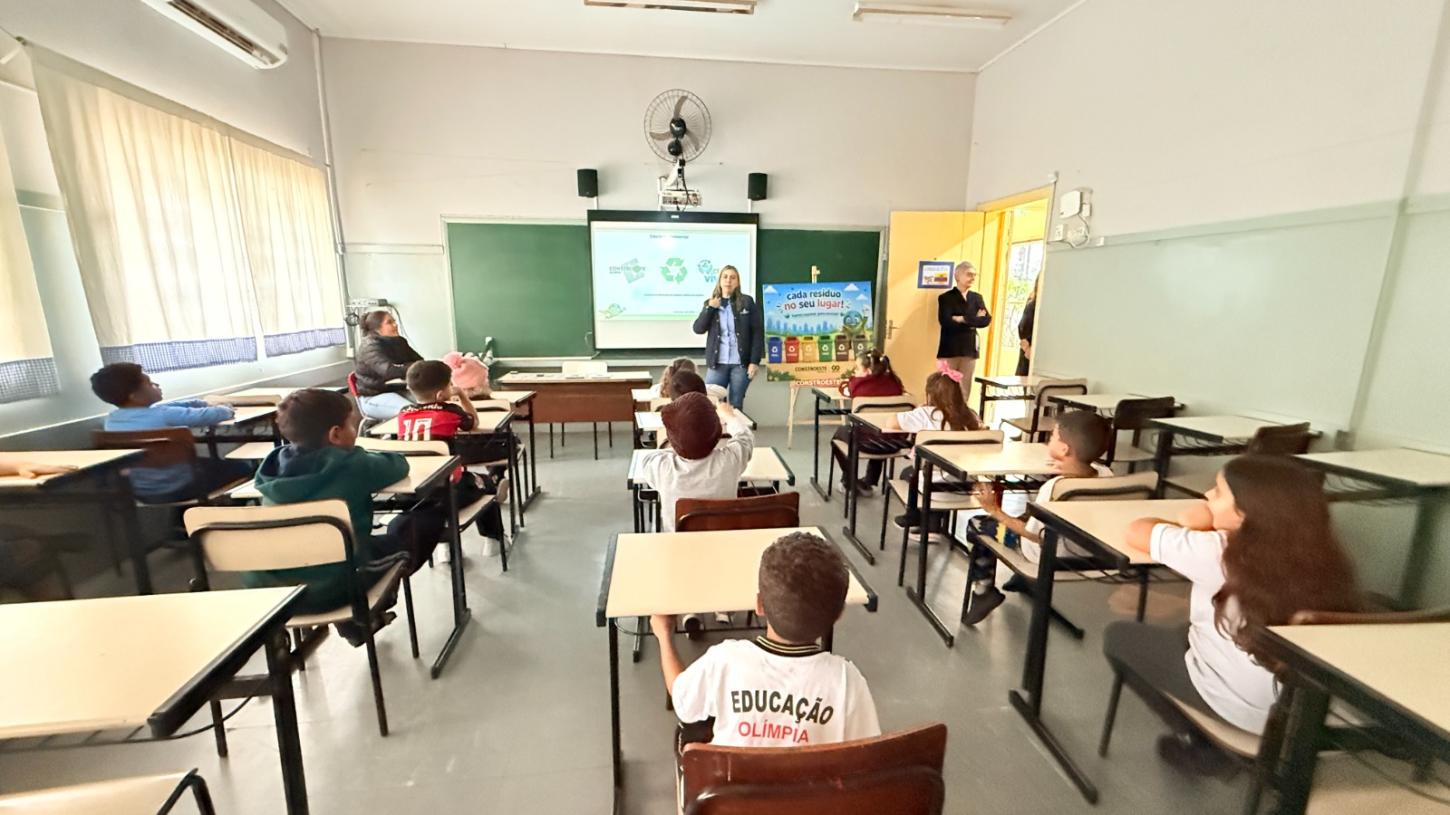 Educação Ambiental alcança cerca de 600 alunos da rede municipal com ações sobre reciclagem e cidadania