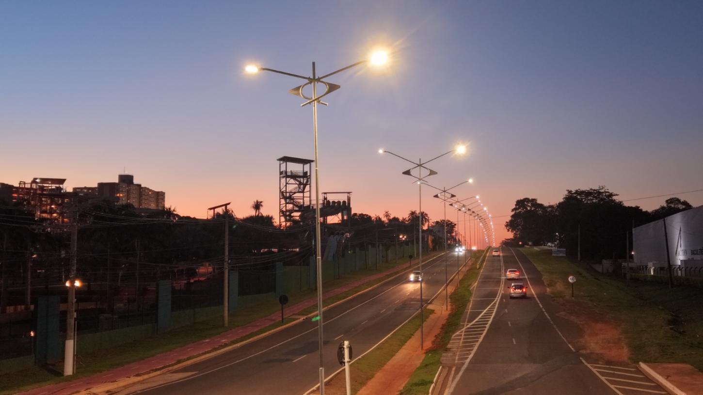 Prefeitura investe R$ 680 mil em novo sistema de iluminação de LED na Av. Wilquem Manoel Neves