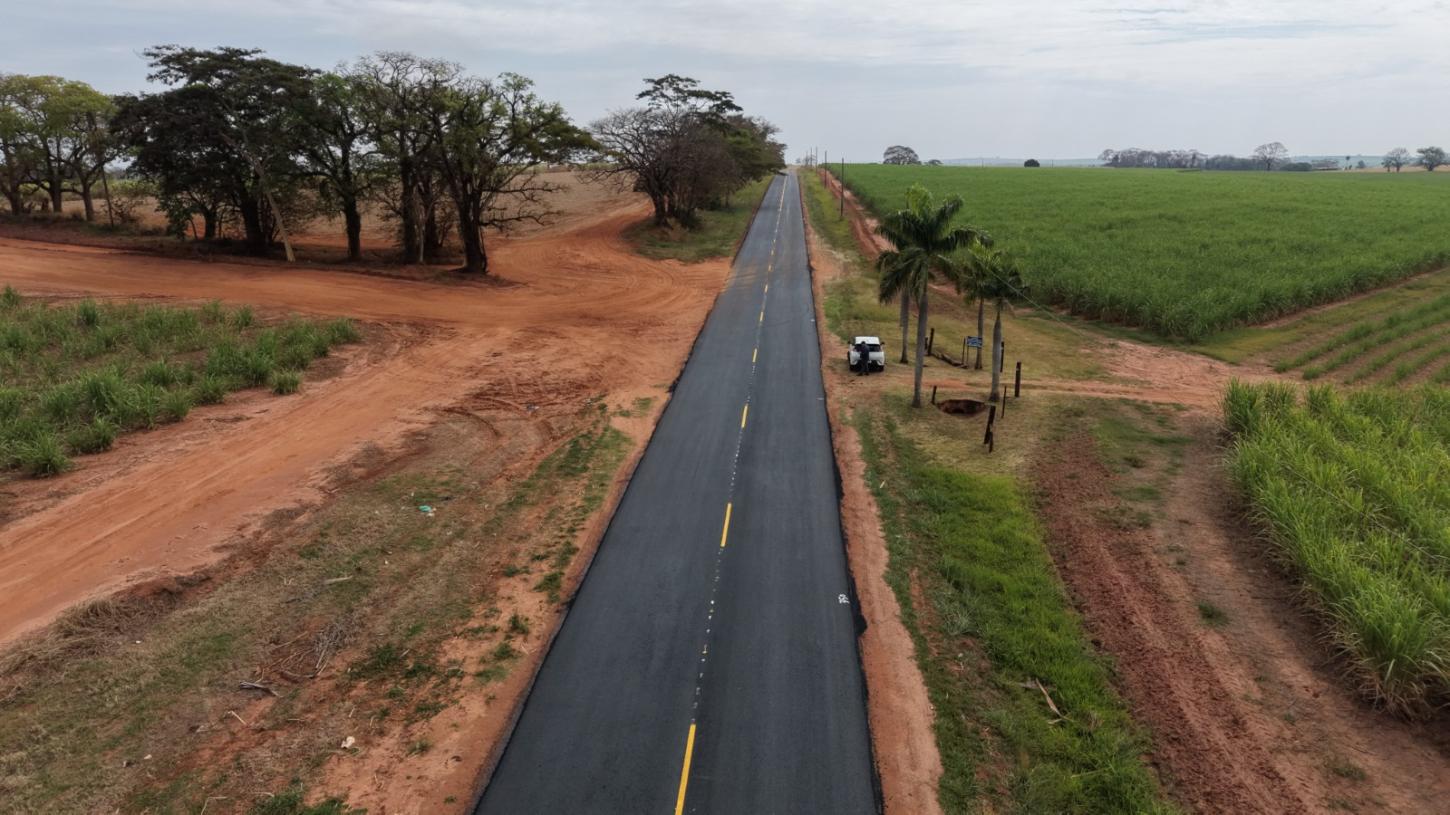 Obras de recuperação da vicinal João Custódio Sobrinho estão em andamento em Olímpia
