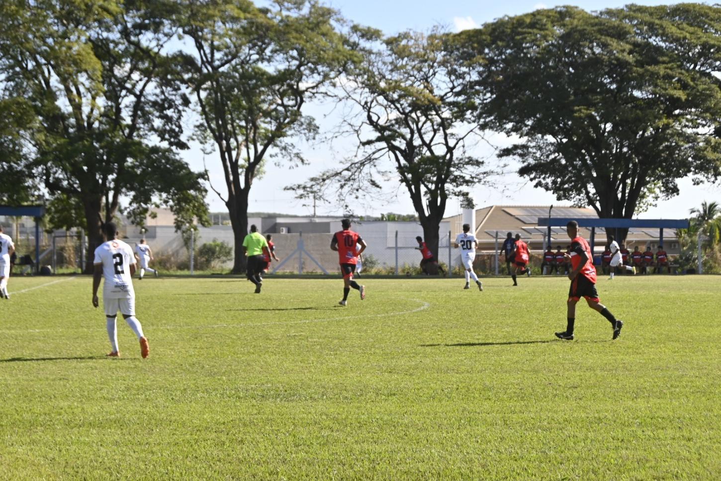 Campeonato Amador de Futebol de Olímpia entra na reta final com semifinais neste domingo (6)