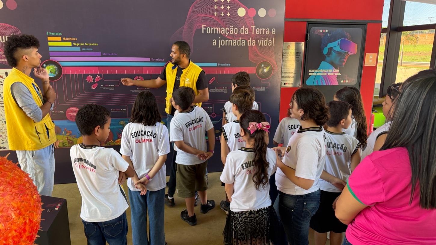 Educação para além da sala de aula: alunos da rede municipal visitam o polo do Museu Catavento em Olímpia