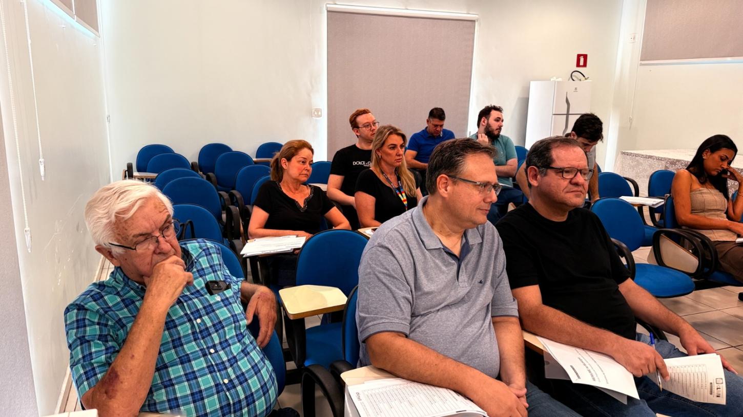 Prefeitura capacita médicos para facilitar acesso da população aos medicamentos gratuitos