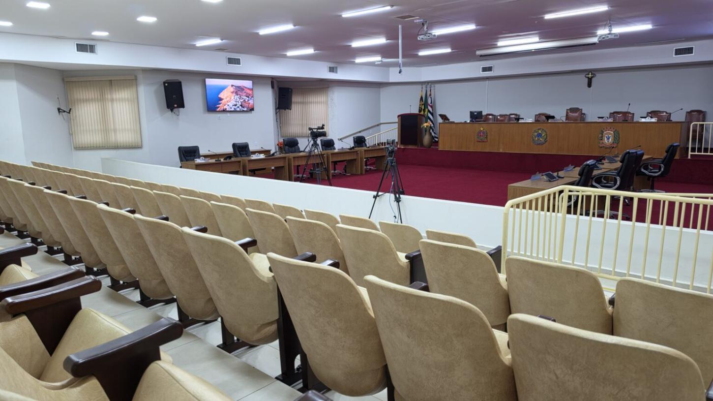 Sessão da Câmara reúne vetos, urgência e 19 novos projetos, nesta terça (8)