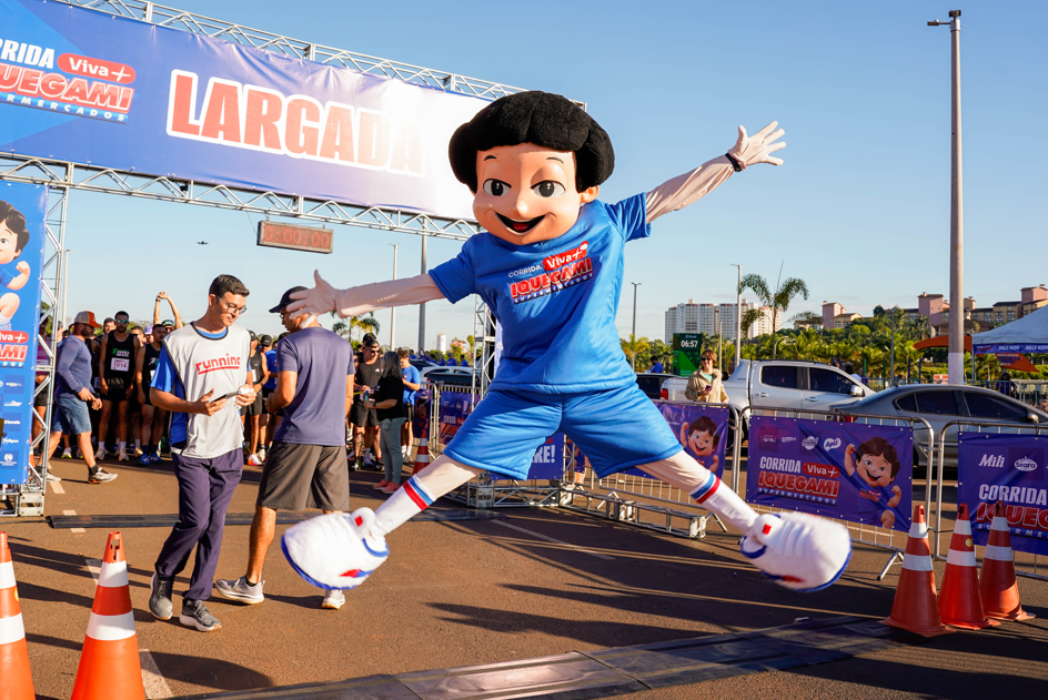 Iquegami reúne mais de 700 participantes em primeira corrida e celebra, no mês do aniversário, a conexão com gerações de clientes