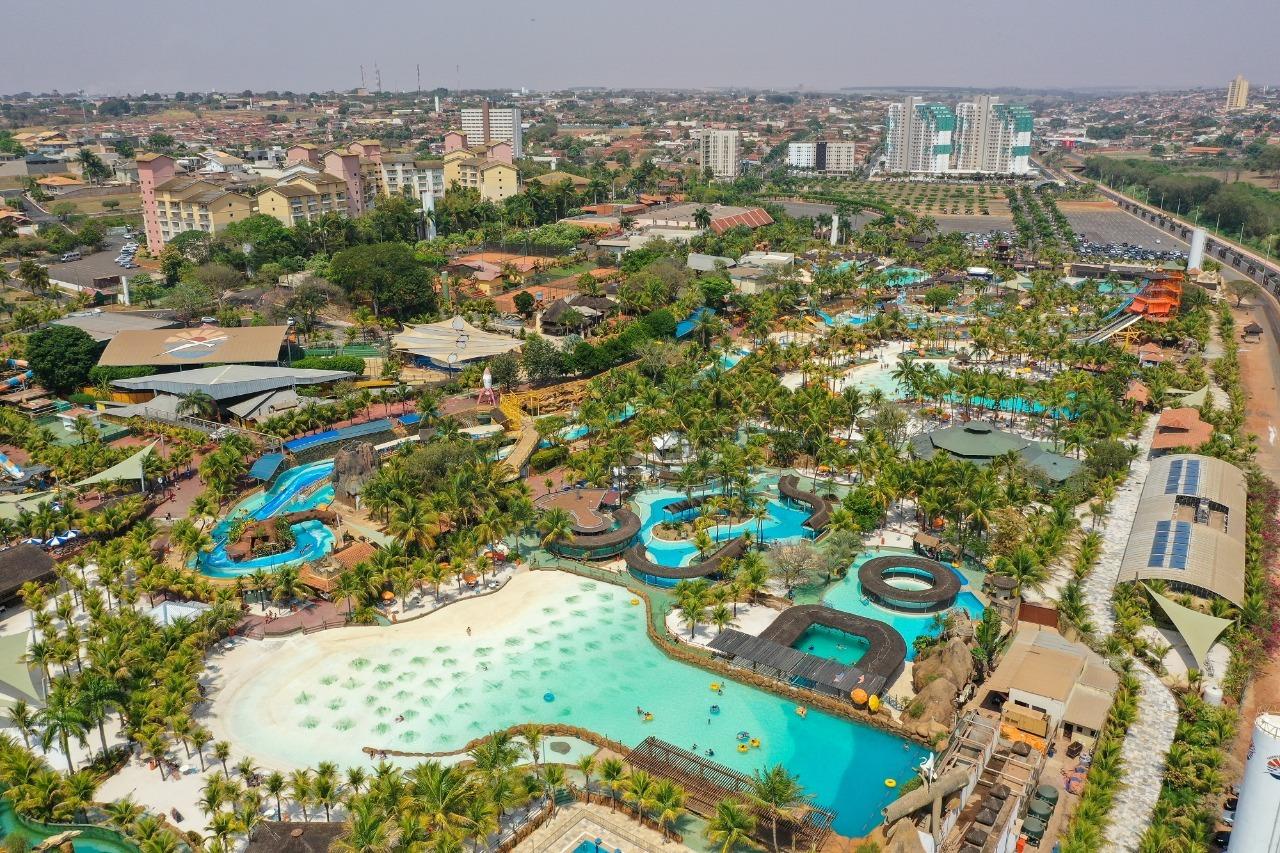 Termas dos Laranjais é o parque aquático mais visitado das Américas e o 3º do mundo