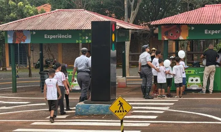 Alunos da rede municipal de Olímpia participam de visita educativa ao Rancho do Peãozinho
