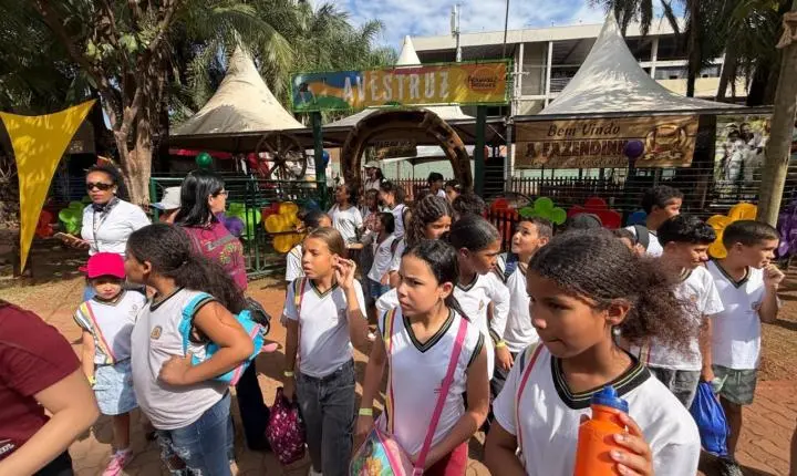 Alunos da rede municipal de Olímpia participam de visita educativa ao Rancho do Peãozinho