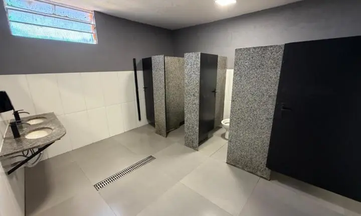 Banheiros do Recinto do Folclore passam por reforma inédita para oferecer mais conforto ao público do FEFOL