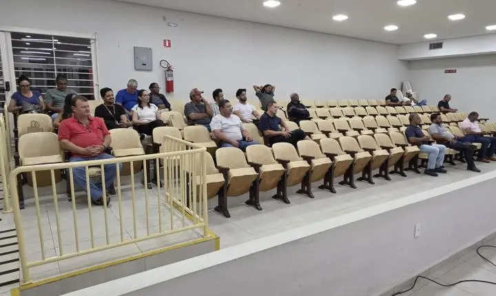 Câmara de Olímpia transforma tribuna em pressão contra Sabesp e Área Azul