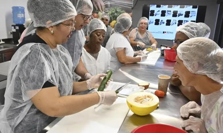 Carreta Do Cozinhalimento Forma 132 Alunos Em Cursos Gratuitos De Pães, Bolos E Marmitas Saudáveis Em Olímpia