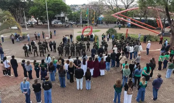Desfile cívico de 07 de setembro reúne 2 mil pessoas em Olímpia