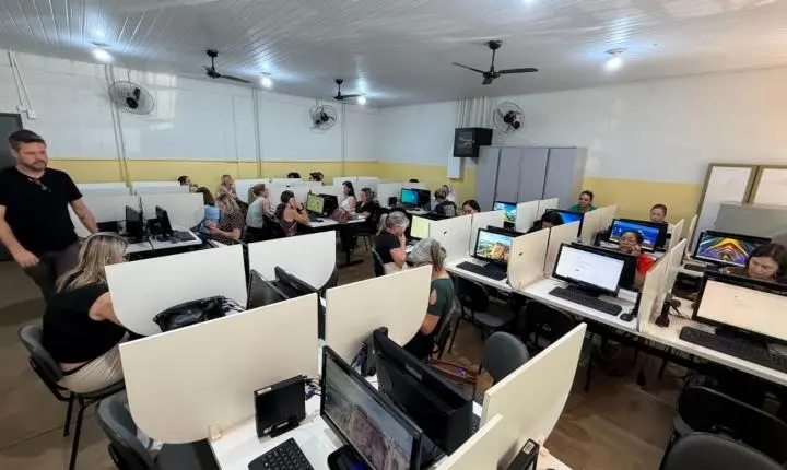 Educação de Olímpia promove formação sobre gestão escolar e uso de Inteligência Artificial