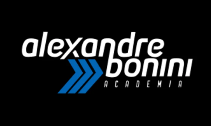 ESTÁ PROCURANDO UMA ACADEMIA PRA COMEÇAR A TREINAR?