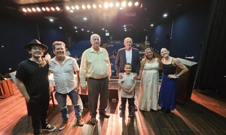 Lançamento De Livro Transforma Memória Pessoal Em Literatura E Cena