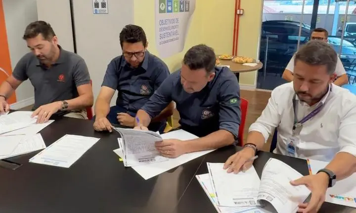 Prefeitura assina contratos de 11 terrenos municipais leiloados por R$ 7,4 milhões para impulsionar investimentos e geração de empregos em Olímpia